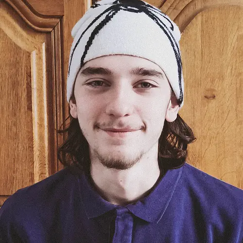 Photo de Sébastien D. de face